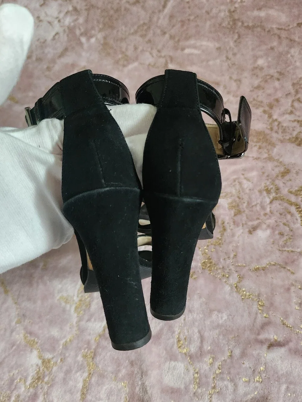 GUCCI | Classic Black T-Strap High Heel Sandals - Picture 14 of 16